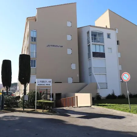 2 Pieces Moderne, Parking Inclus, Proche Et Commerces, Animaux Admis - Fr-1-307-8 *
