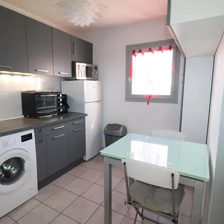 2 Pieces Moderne, Parking Inclus, Proche Et Commerces, Animaux Admis - Fr-1-307-8