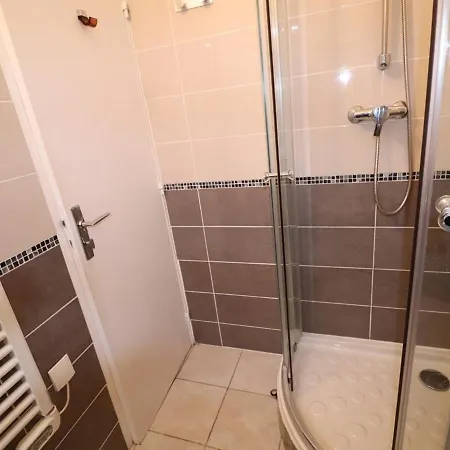 2 Pieces Moderne, Parking Inclus, Proche Et Commerces, Animaux Admis - Fr-1-307-8 Apartment Le Grau-du-Roi