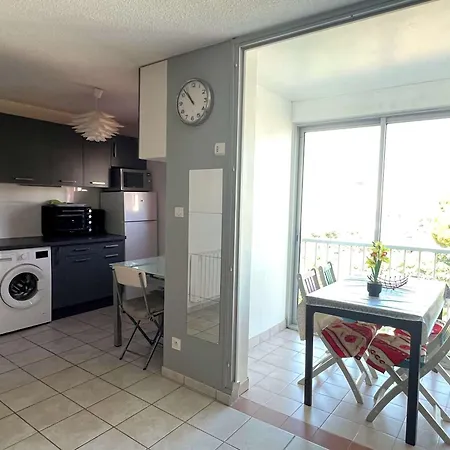 2 Pieces Moderne, Parking Inclus, Proche Et Commerces, Animaux Admis - Fr-1-307-8 *