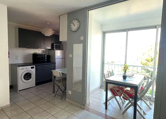 2 Pieces Moderne, Parking Inclus, Proche Et Commerces, Animaux Admis - Fr-1-307-8 *